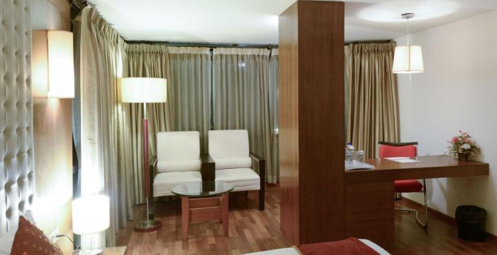 โมนาจช์ ลักชัวร์ Hotel บังกาลอร์ ภายนอก รูปภาพ