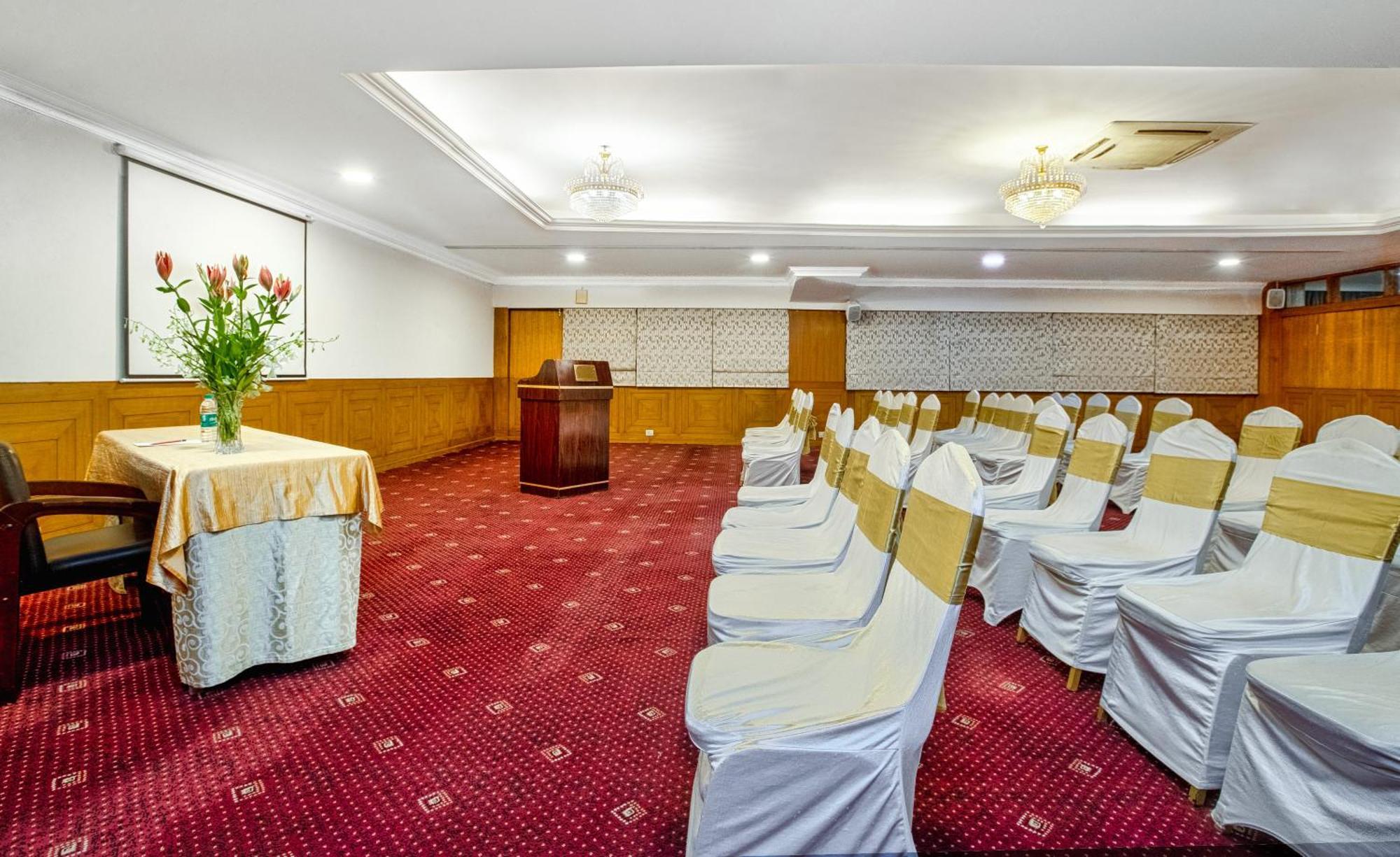 โมนาจช์ ลักชัวร์ Hotel บังกาลอร์ ภายนอก รูปภาพ