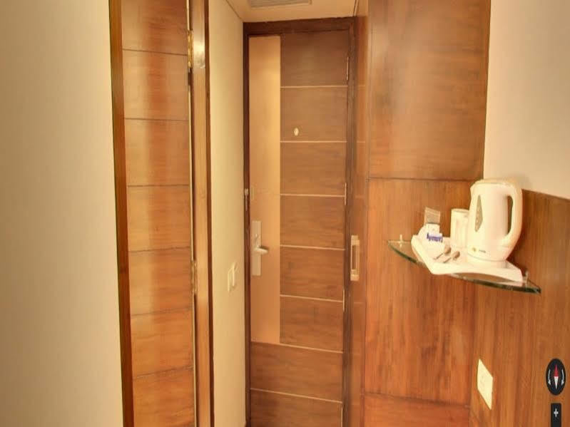 โมนาจช์ ลักชัวร์ Hotel บังกาลอร์ ภายนอก รูปภาพ
